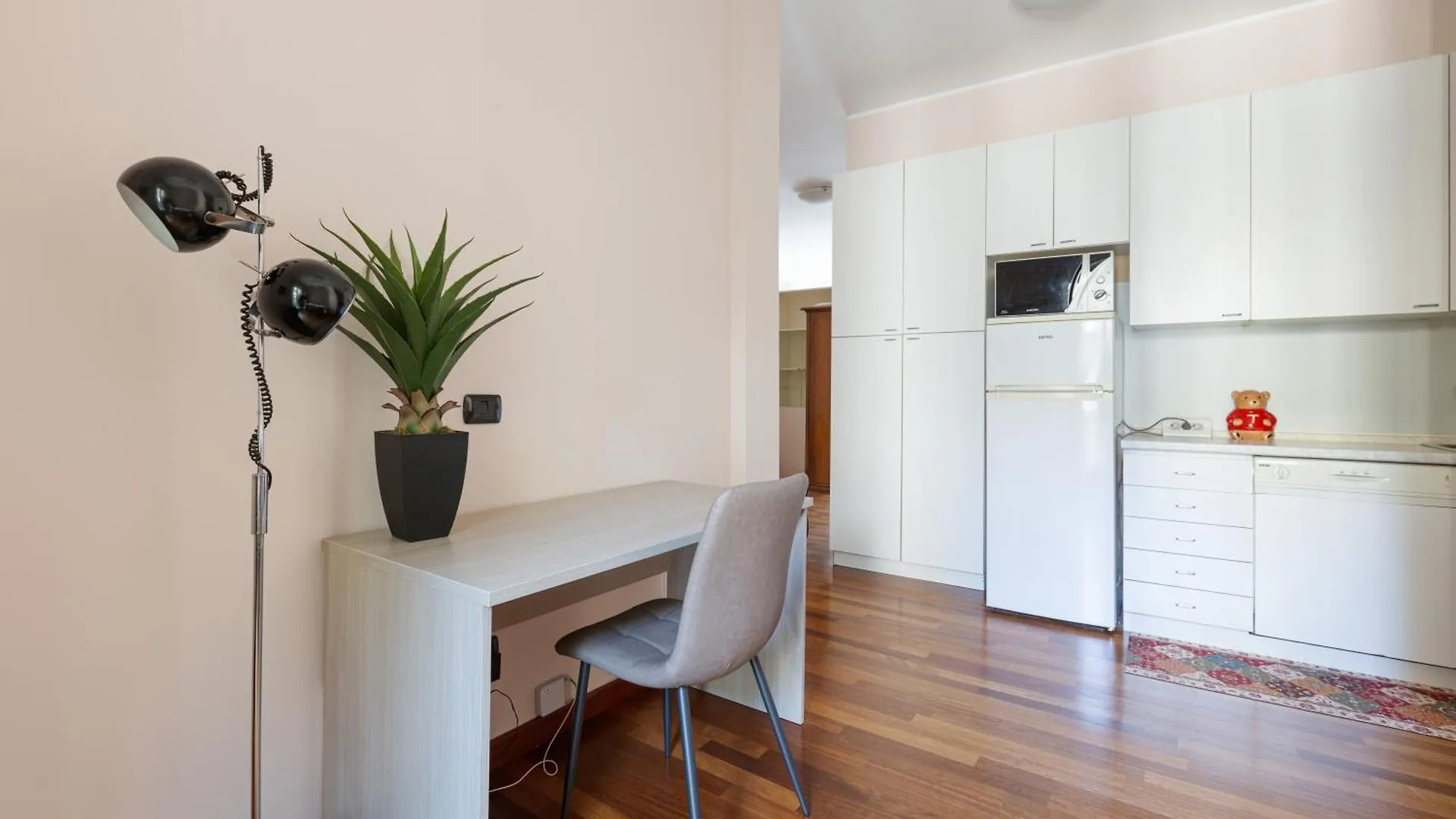 Porta Romana Cozy Apt With Balcony Milano