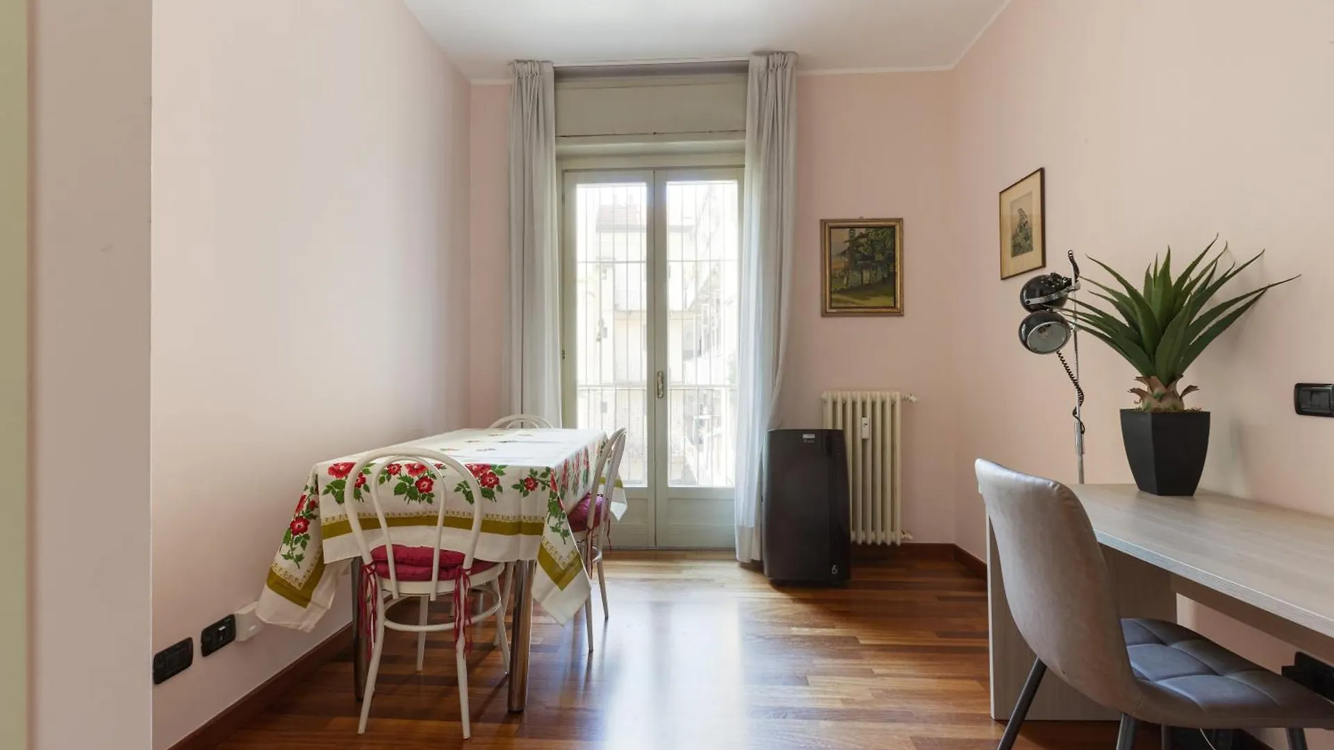 Porta Romana Cozy Apt With Balcony Milano Lägenhet