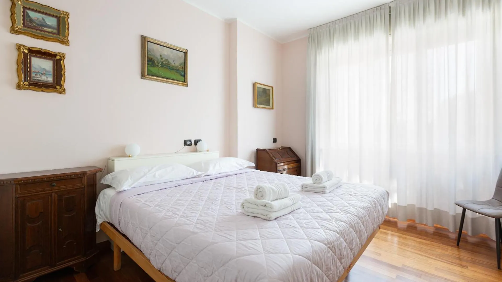 Porta Romana Cozy Apt With Balcony Milano Lägenhet